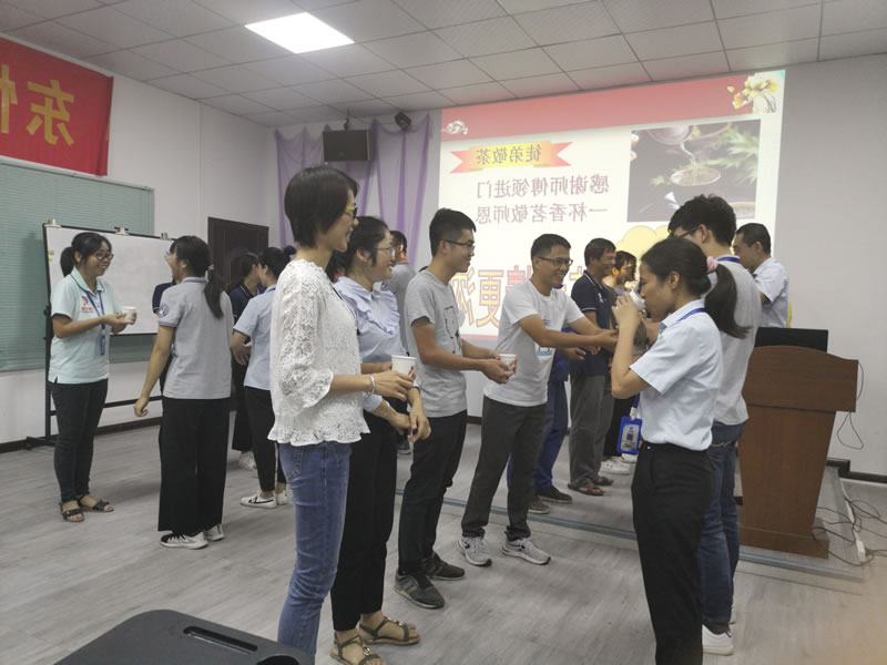 杏彩体育网
师带徒